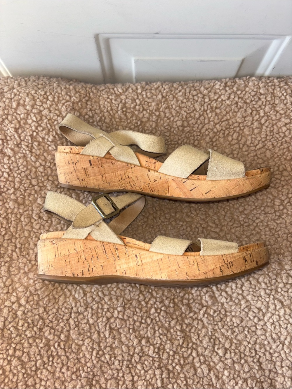 Kork-Ease tan suede cork platform sandals size 8 M - Picture 3 of 6